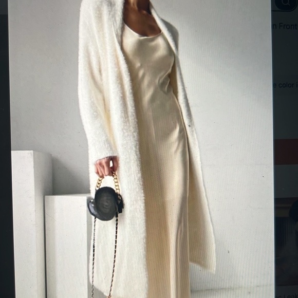 Gap sweater. - Picture 2 of 9